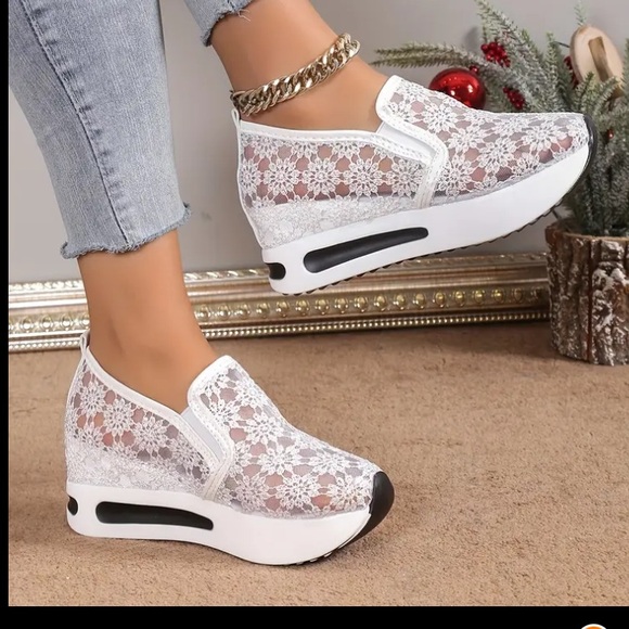 NWOB~ Lace Athletic walking shoes,Wedge sneakers,w/sturdy breathable fabric mesh - Picture 6 of 6